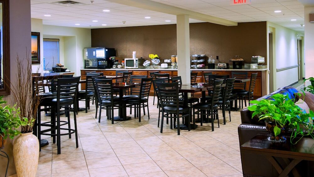 Magnolia Inn & Suites - photo 13