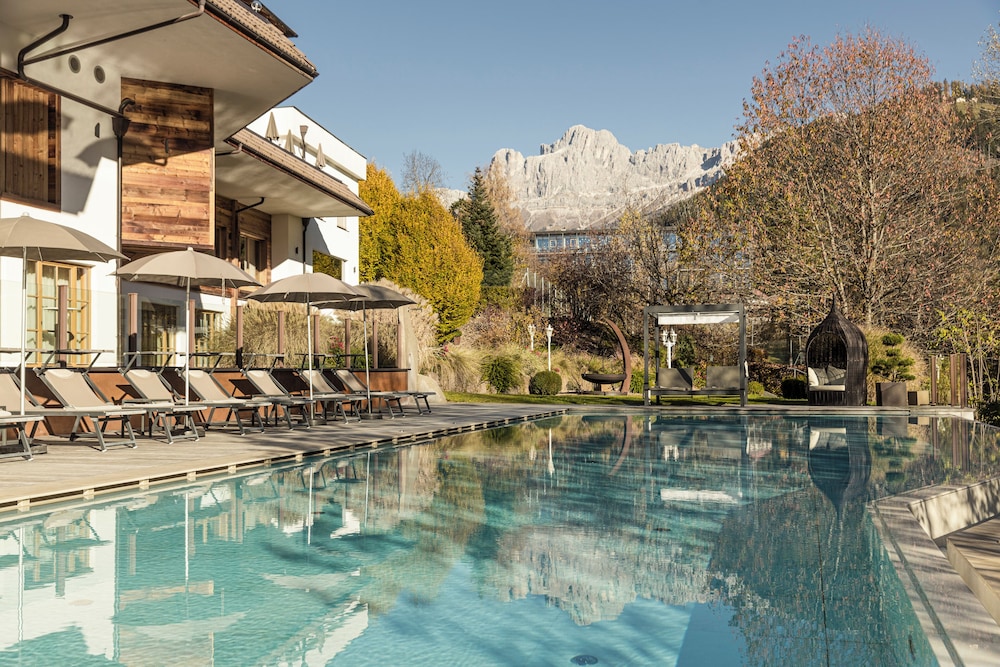 Engel Gourmet & Spa — 4-Star Luxury Hotel in Nova Levante, Italy