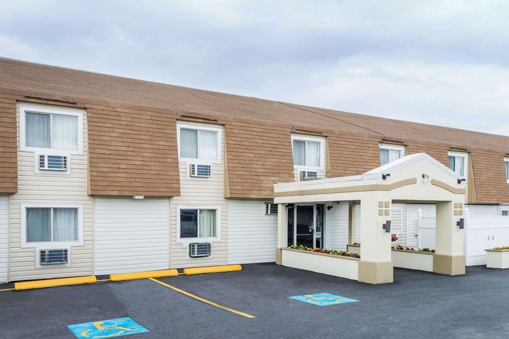 Super 8 by Wyndham Bangor — hotel in Bangor