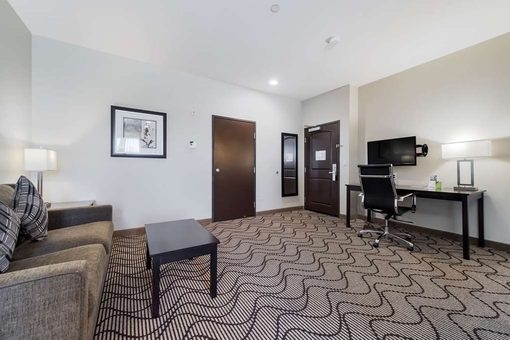 La Quinta Inn & Suites by Wyndham Auburn - photo 15
