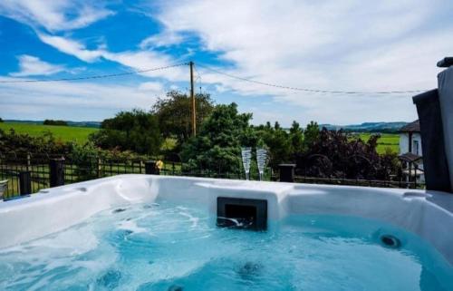Thomas Carlyle Cottage — 4-Star Luxury Hotel in Thornhill, United Kingdom