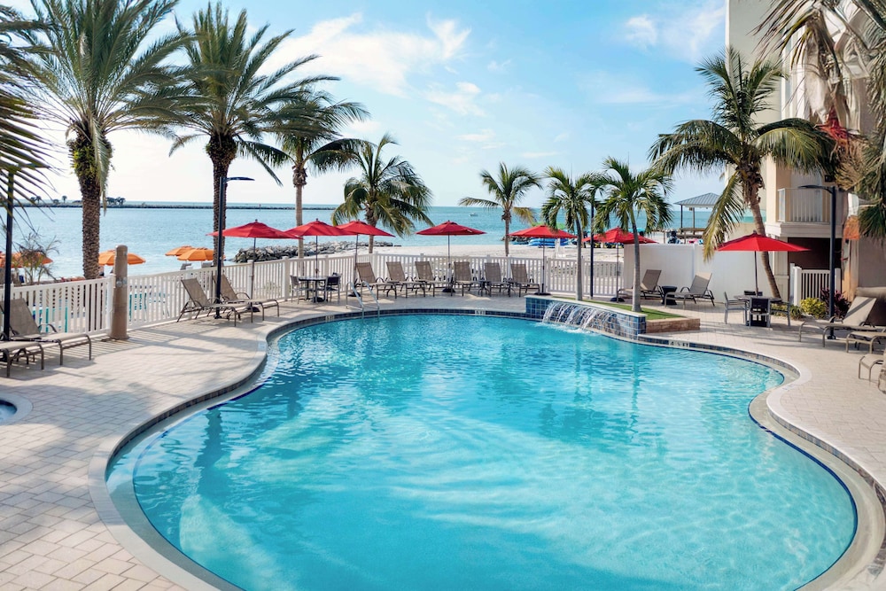 Hampton Inn & Suites Clearwater Beach - photo 42