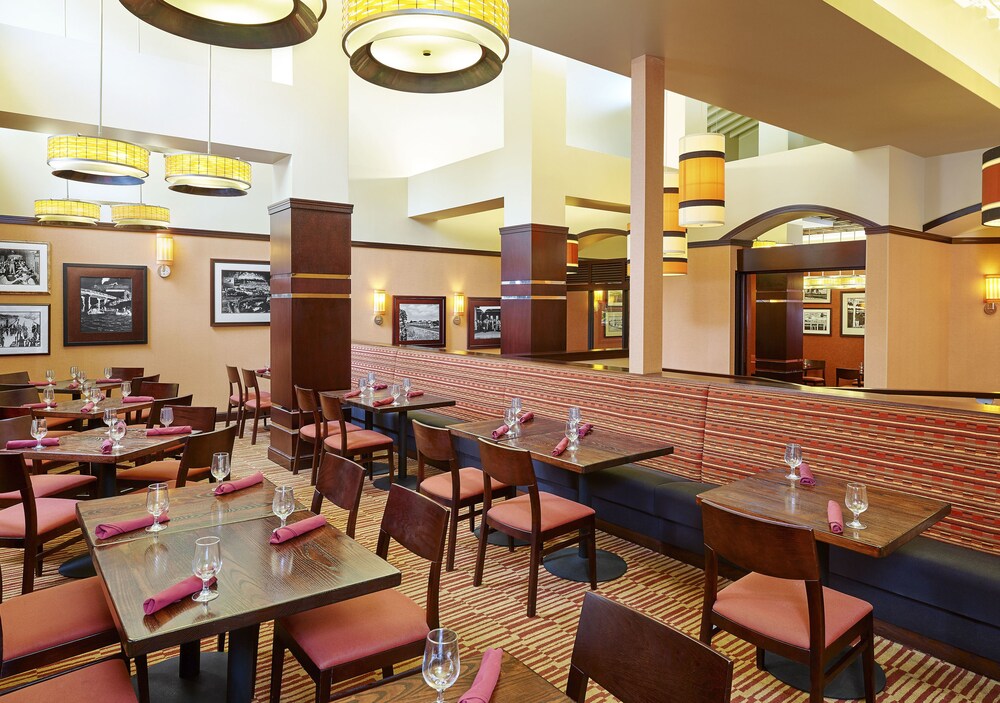 Sheraton Roanoke Hotel and Conference Center - photo 13