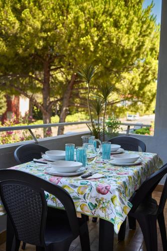 Edith's house just 850 meters from the beach 2 bedrooms 6 beds air conditioning private outdoor area — 4-Star Luxury Hotel in Rosignano Solvay-Castiglioncello, Italy