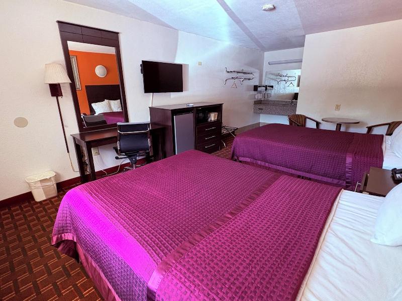 Royal Regency Inn - photo 16