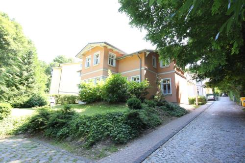 Haus Am Wald strandnah Fewo cc — 4-Star Luxury Hotel in Ostseebad Zinnowitz, Germany
