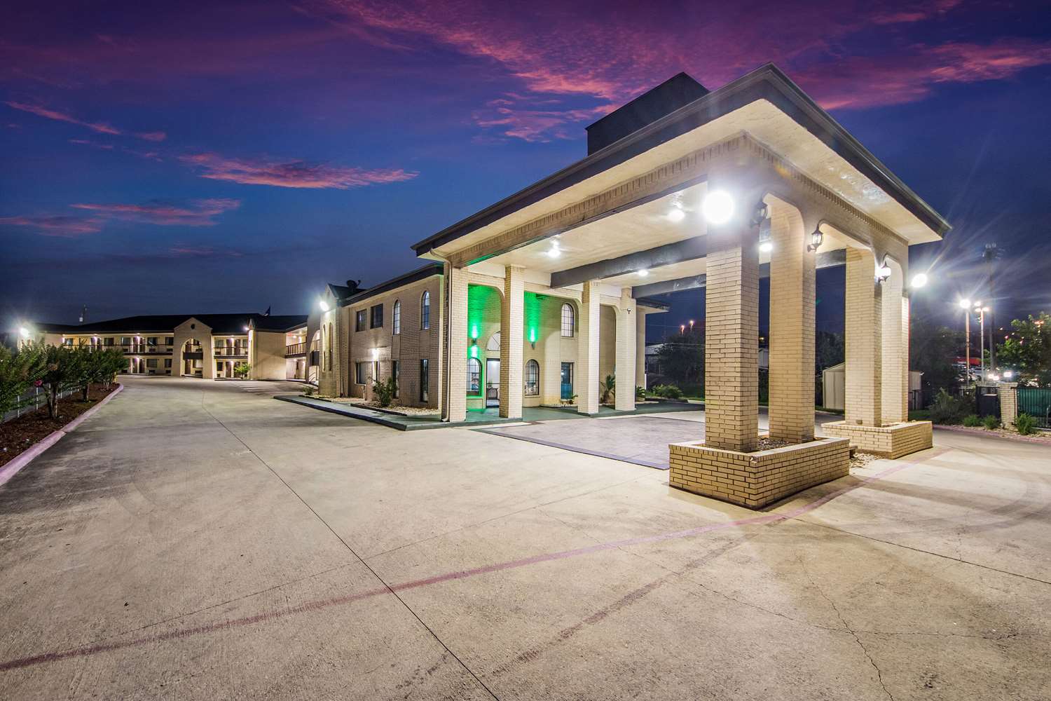 Quality Inn Near Medical Center - photo 10