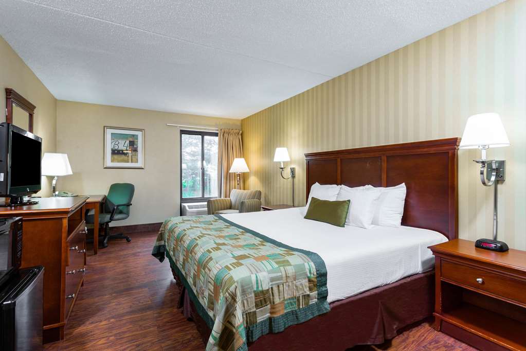 Days Inn by Wyndham Westminster - photo 17