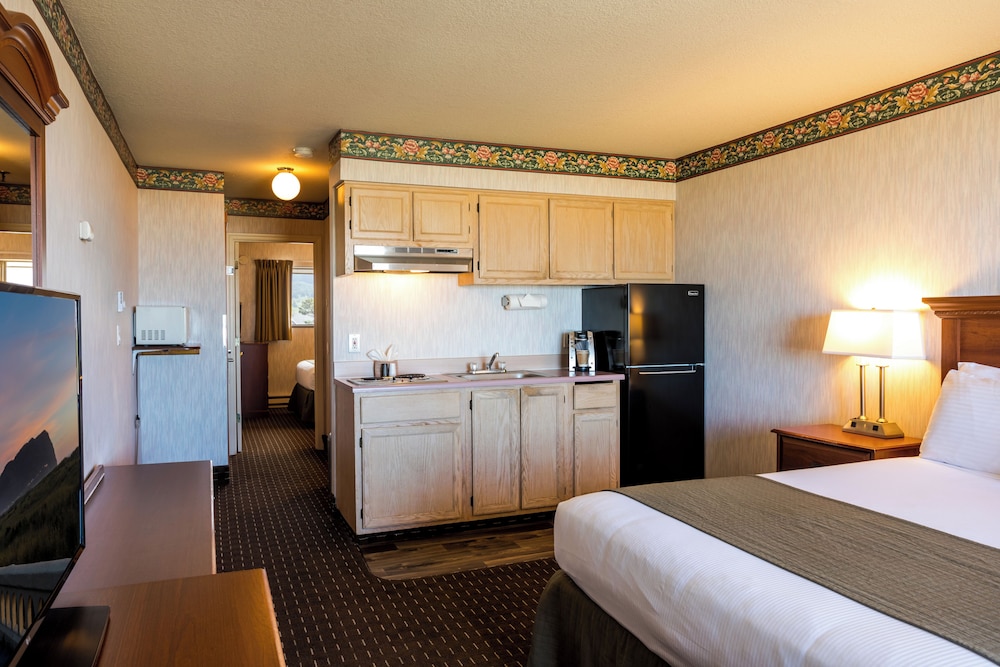 Ebb Tide Oceanfront Inn - photo 36