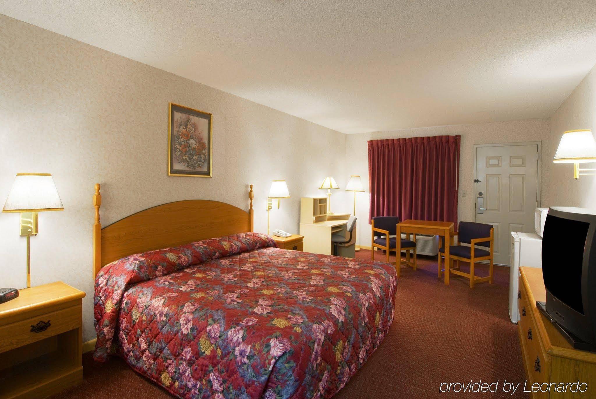Americas Best Value Inn West Memphis - photo 4
