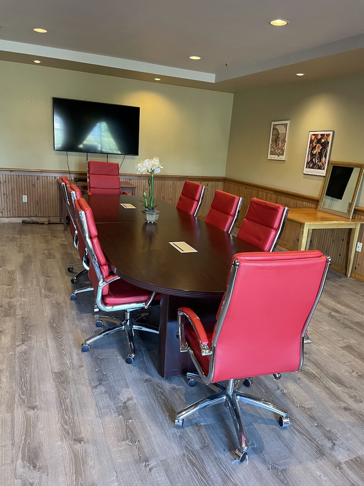 Fidalgo Country Inn - photo 40