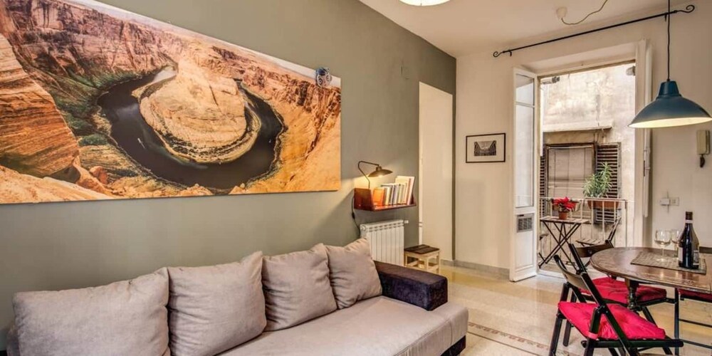 Monti Coliseum 3 bedroom 2nd floor — 4-Star Luxury Hotel in Rome, Italy