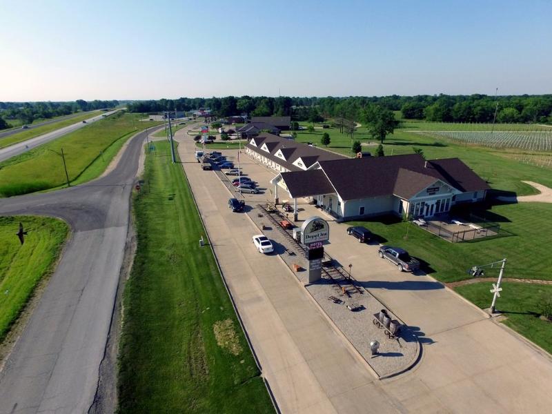 Depot Inn and Suites - photo 4