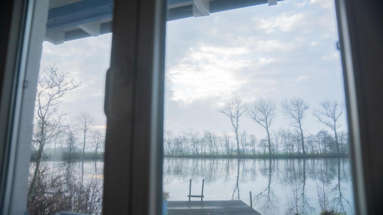 Schillhörn Urlaub mit Wasserblick — 4-Star Luxury Hotel in Neuharlingersiel, Germany