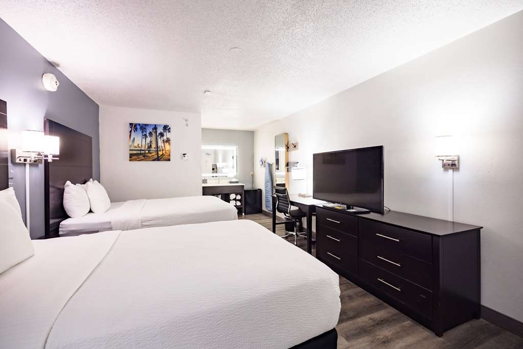 La Quinta Inn by Wyndham Tampa Near Busch Gardens - photo 26