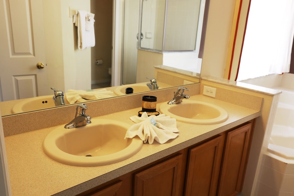 7BR 4.5BA Home in Emerald Island Resort by CV 2708 - photo 20