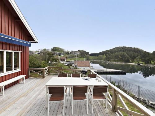 House by the sea 3 bedrooms and possibility to rent a boat — 4-Star Luxury Hotel in Stavanger, Norway