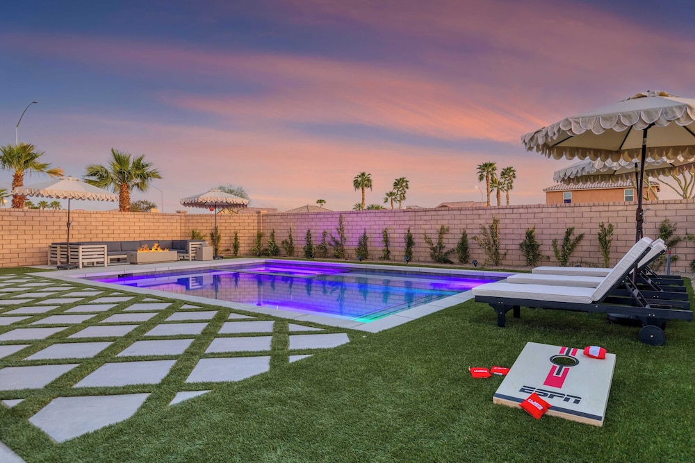 Desert Eden By Avantstay 6br W Ensuite Backyard Oasis W Pool Hot Tub — Coachella