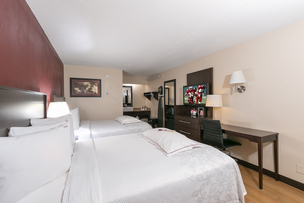 Red Roof Inn PLUS Atlanta Buckhead - photo 7