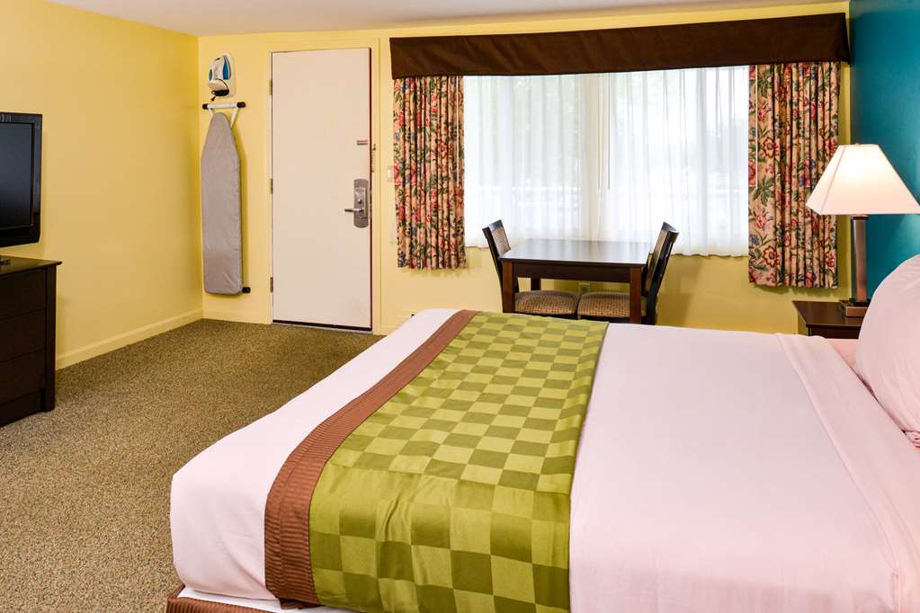 Rodeway Inn Orleans Cape Cod - photo 18