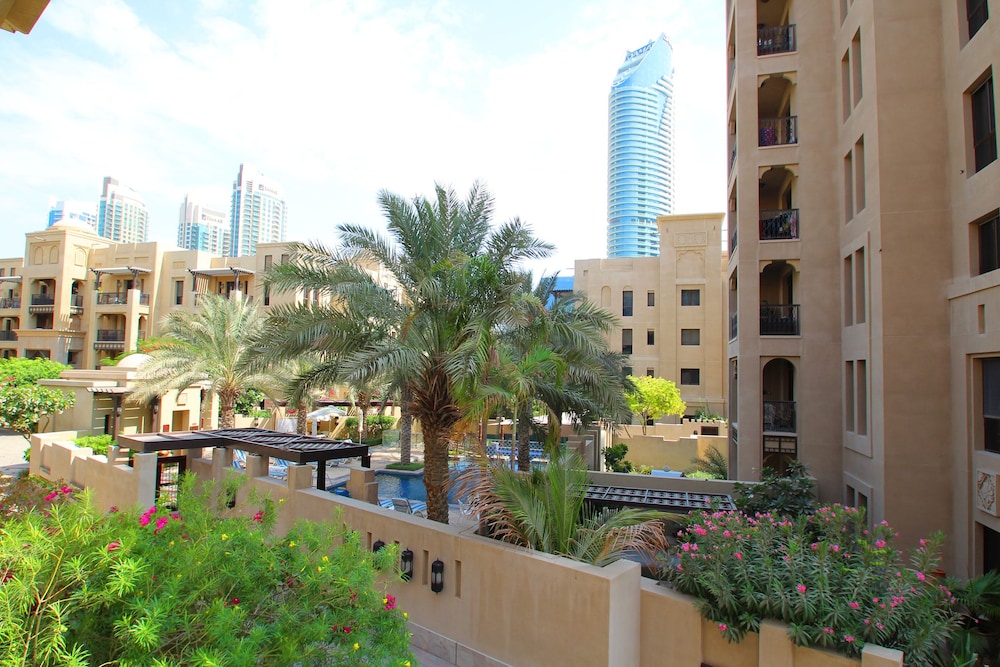 Kennedy Towers Reehan 8 — 4-Star Luxury Hotel in Dubai, United Arab Emirates