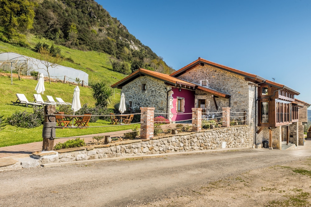 Casuca Rubia — 4-Star Luxury Hotel in Ampuero, Spain