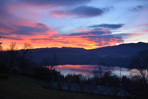 La corte sul lago Pietro&Laura in Ameno, Italy