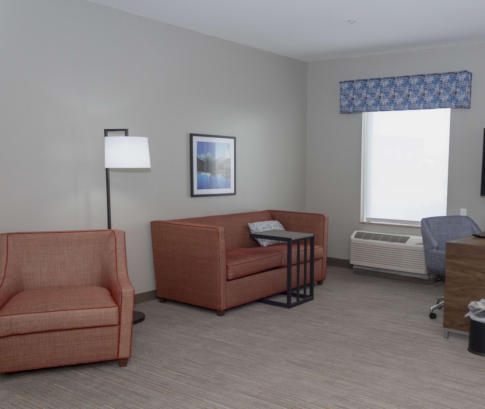Hampton Inn & Suites Riverton - photo 33