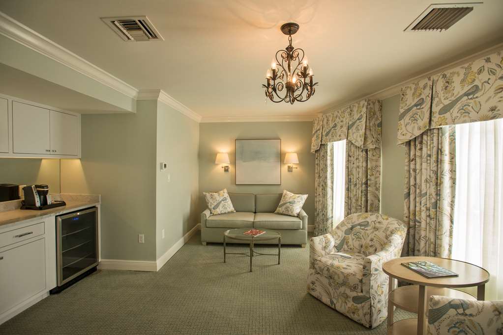 Bienville House Hotel - photo 15