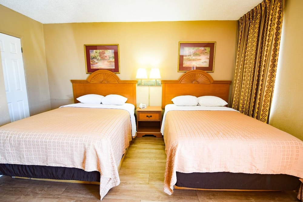 Economy Inn Beebe - photo 17