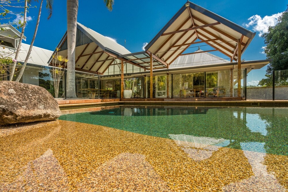 Rockinghorse House — 4-Star Luxury Hotel in Byron Bay, Australia