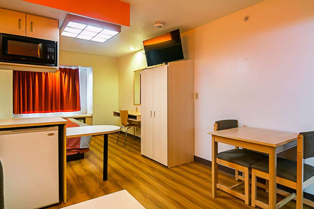 Motel 6 Sycamore IL - photo 11