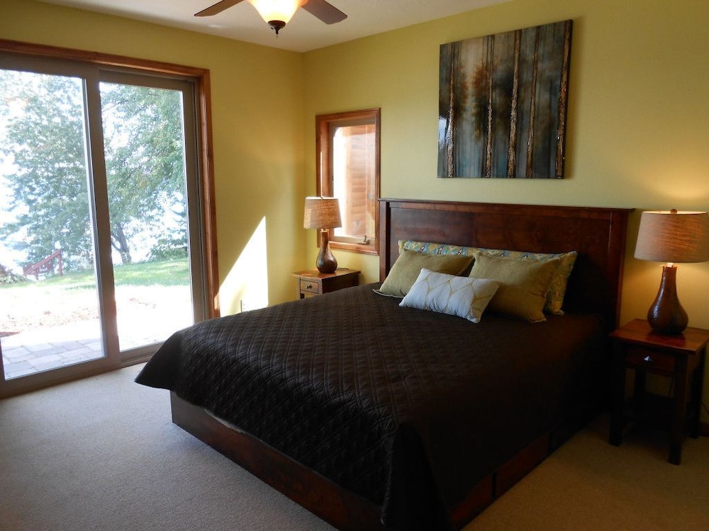 Quarterdeck Resort & Restaurant - photo 4