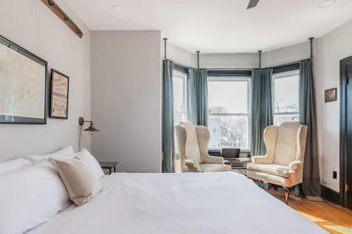 Industrial Loft Offers Historic Feel with Modern Amenities 3BR & 2BA #DCottage in Washington, United States