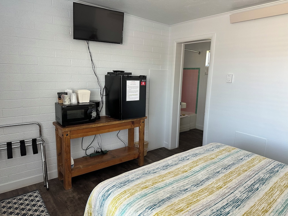 Lamplighter Lodge - photo 17