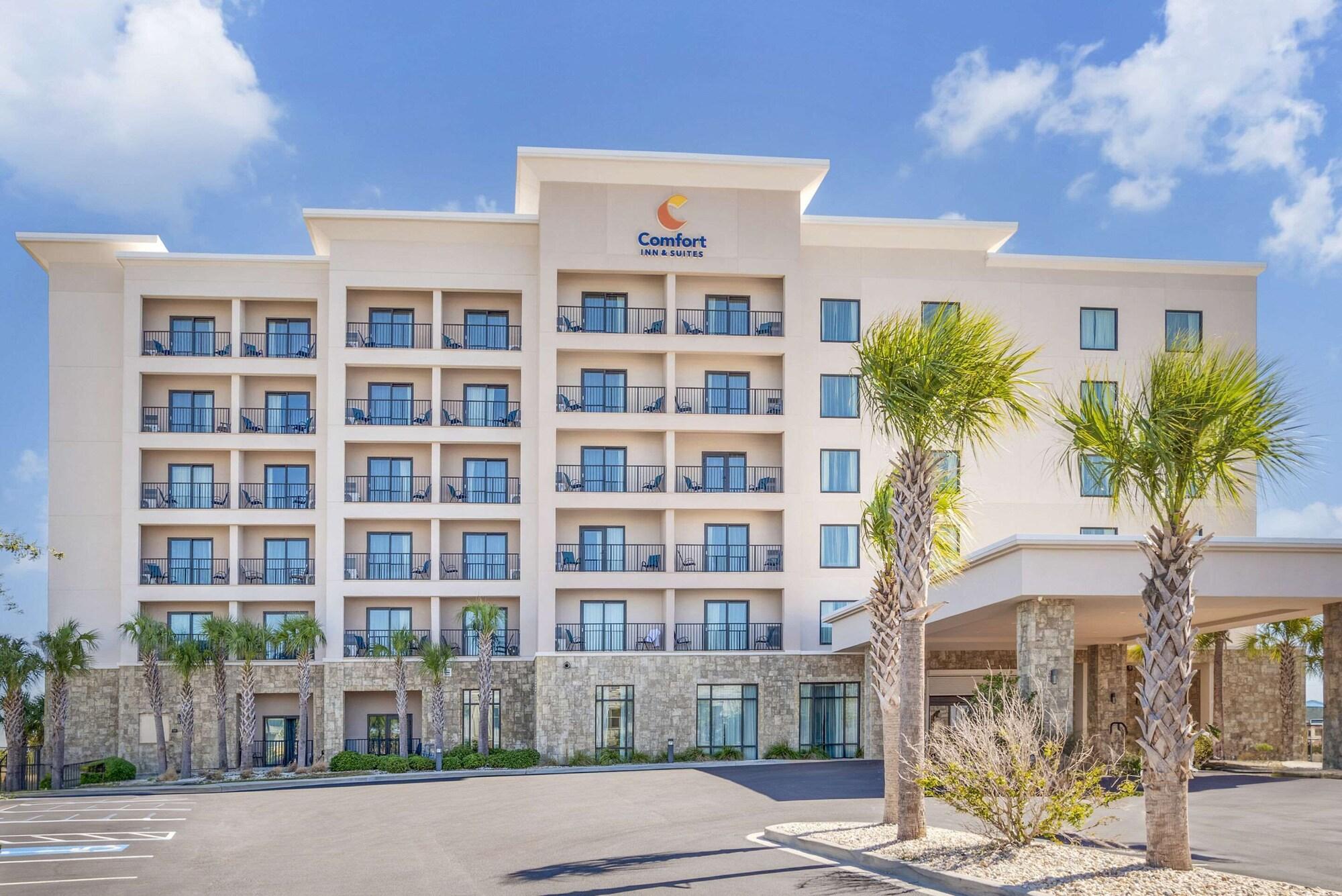 Comfort Inn & Suites Gulf Shores East Beach near Gulf State Park - carbon neutral hotel in Gulf Shores