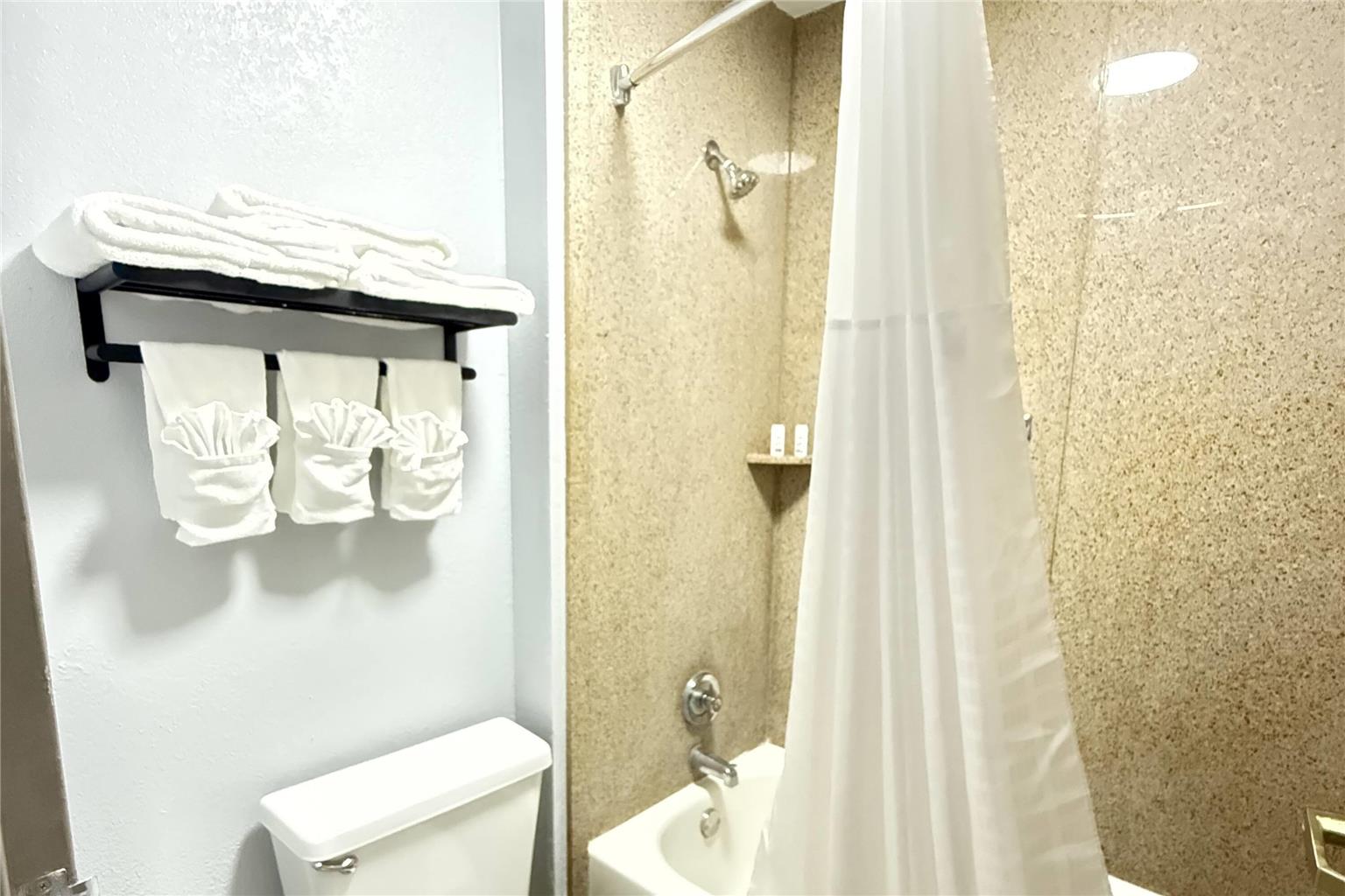 Baymont by Wyndham Tallahassee - photo 25