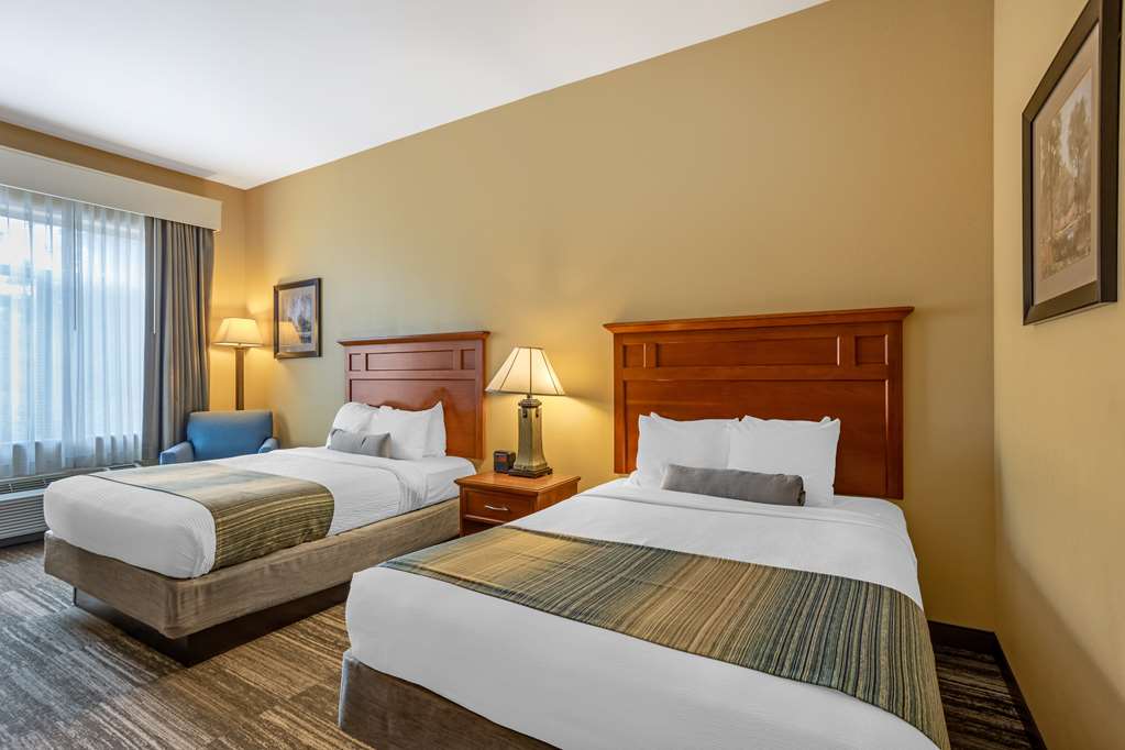 Best Western Plus University Park Inn & Suites - photo 13