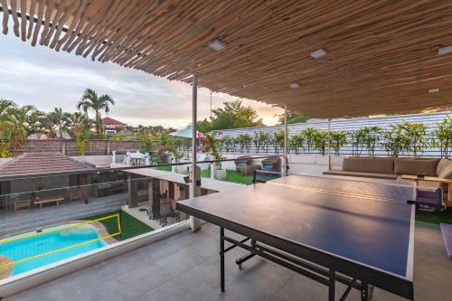 Luxury 5BR Villa with Private Pool & Rooftop Lounge — 4-Star Luxury Hotel in Seminyak, Indonesia