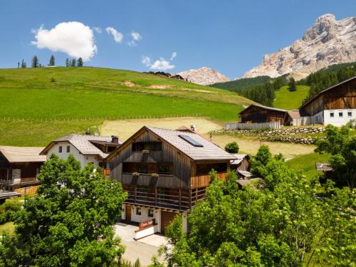 Ciasa Soplà — 4-Star Luxury Hotel in San Cassiano, Italy