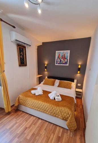 Inchy Accommodation In The Center Of Diocletian’s Palace in Split, Croatia