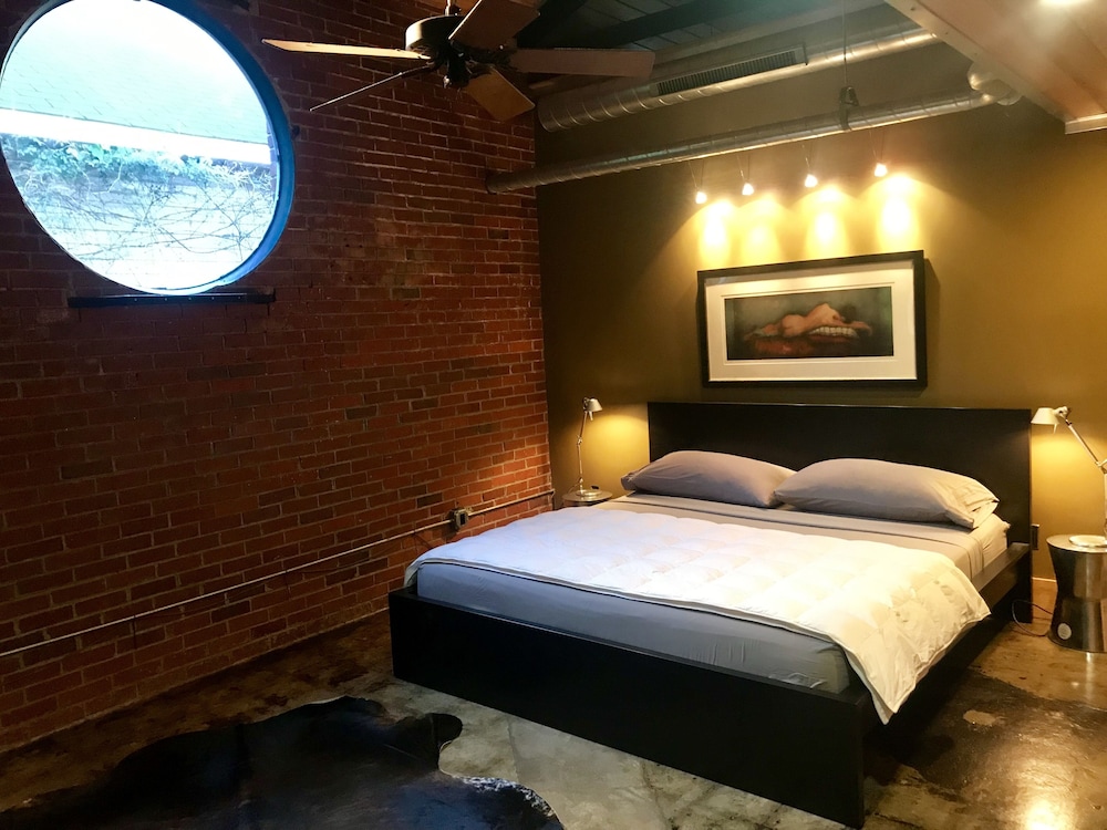 The Hangar Lofts Hotel - photo 14