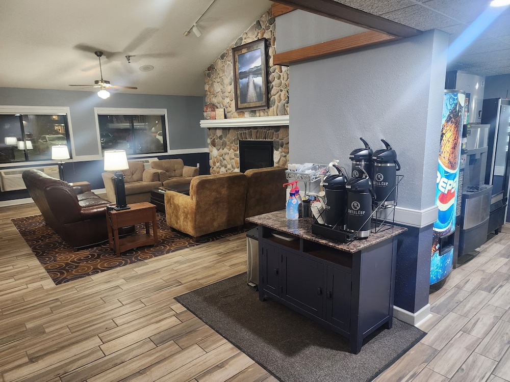 AmericInn by Wyndham Austin - photo 3