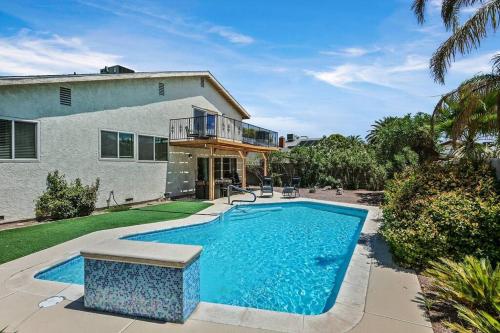 4BR Family Home Private Pool & BBQ Near Strip — 4-Star Luxury Hotel in Las Vegas, United States