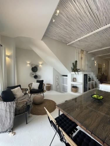 Loft 2 Beachfront Porto Faro — 4-Star Luxury Hotel in Palau, Italy
