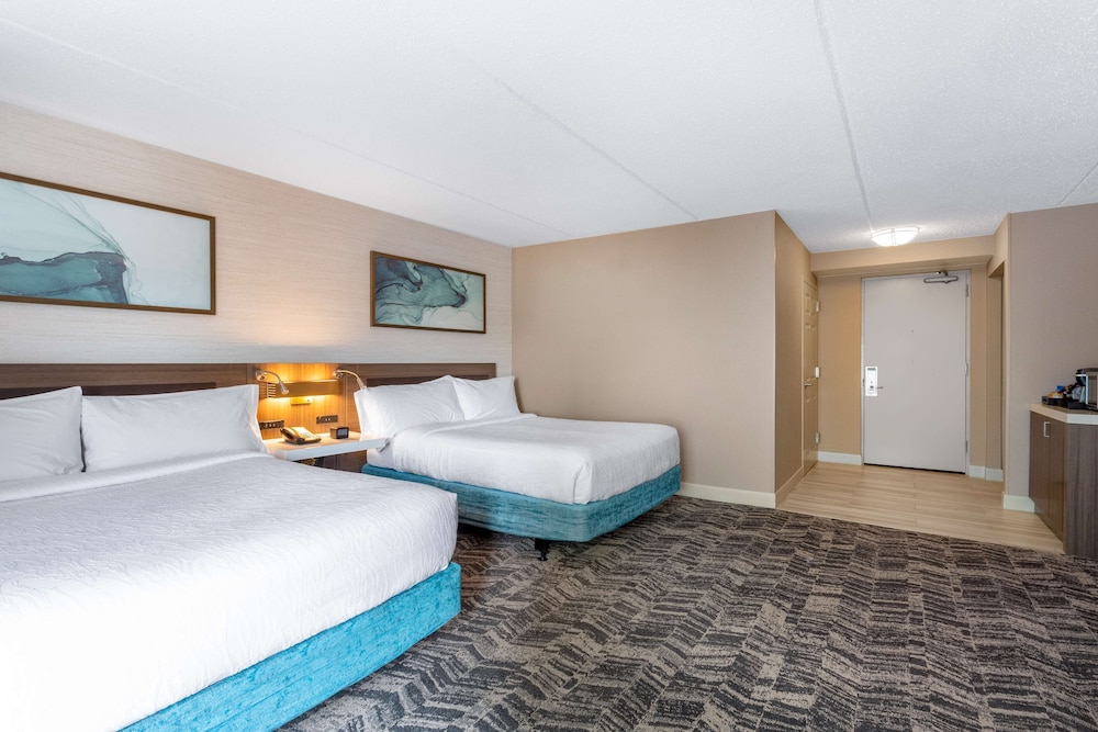 Hilton Garden Inn Islip MacArthur Airport - photo 10
