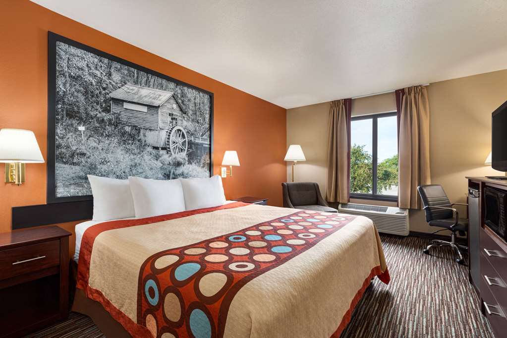 Super 8 by Wyndham Germantown Milwaukee - photo 24