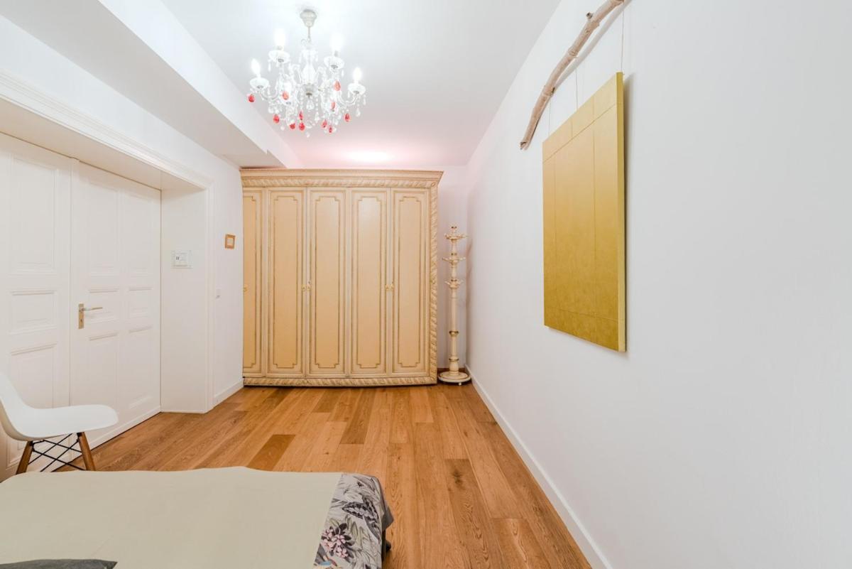 Unique Ap Kreuzberg 4 Bed Rooms — Berlin — photo 3