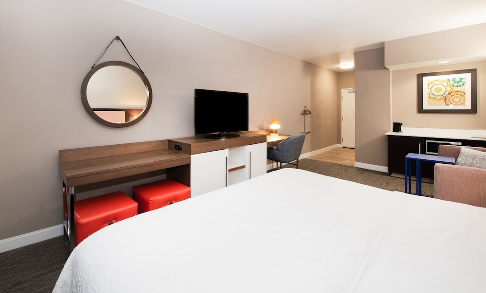 Hampton Inn Phoenix Airport North - photo 10