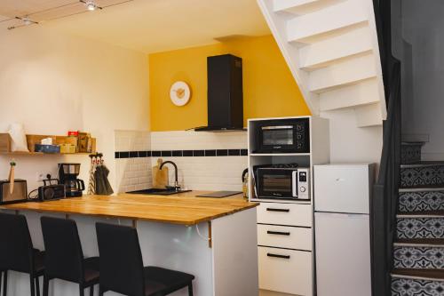 Le petit baigneur in Etretat, France